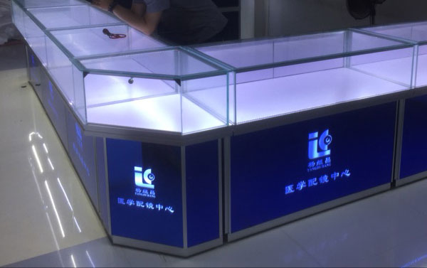 商品展示柜的定價會受什么因素的影響？