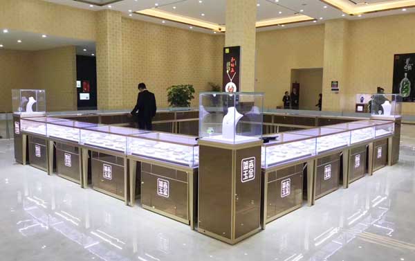 歐式黃金珠寶展柜是否美觀時尚？多久會損壞？
